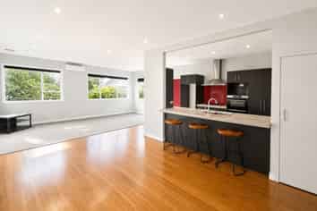 6 Clovelly Street, Brooklands