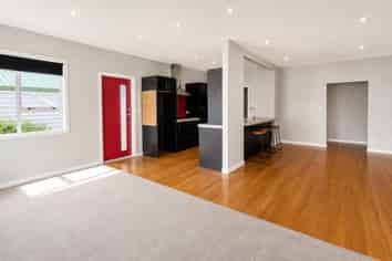 6 Clovelly Street, Brooklands