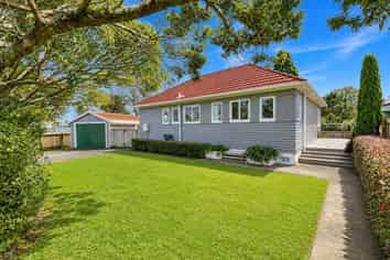 6 Clovelly Street, Brooklands