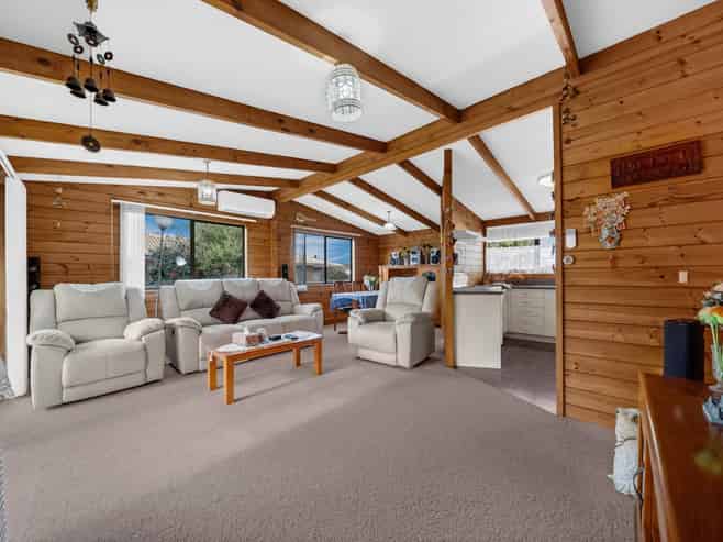 2/94 Carruth Road, Papatoetoe