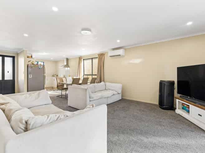 10 Cloonlyon Drive, Flat Bush
