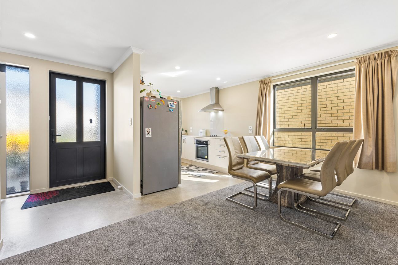 Just Bring the Furniture… We've Done the Rest! - Aanzicht 5