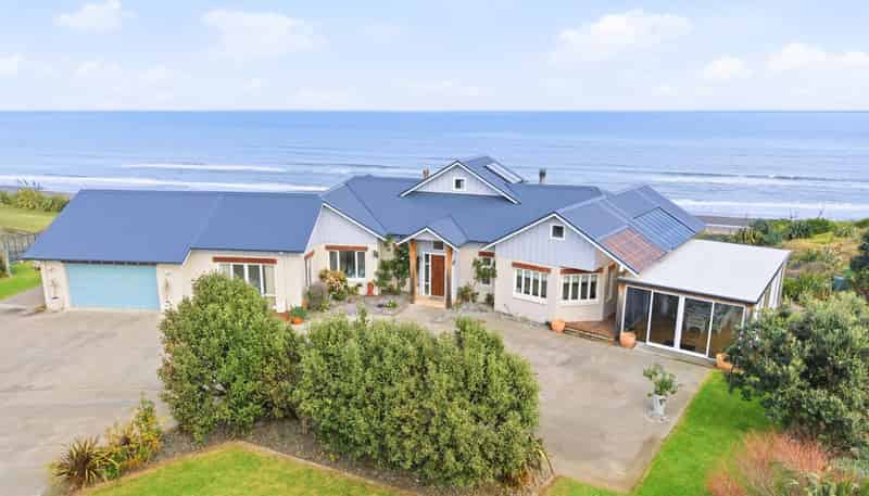 37 Longbeach Drive, Castlecliff