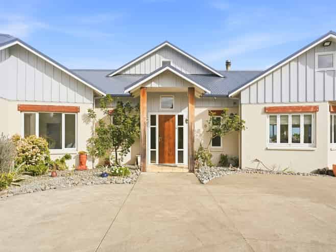 37 Longbeach Drive, Castlecliff