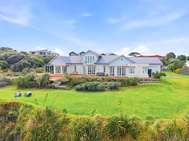 37 Longbeach Drive, Castlecliff