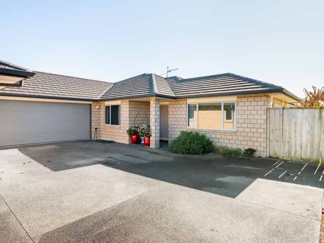 9A + 9B Foxbury Court, Rototuna North