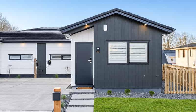 1/8 Brookview Court, Queenwood