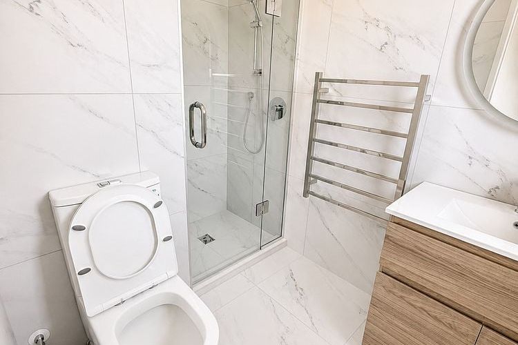 Newly Renovated 4BR Family Home | Move-In Ready - Meer