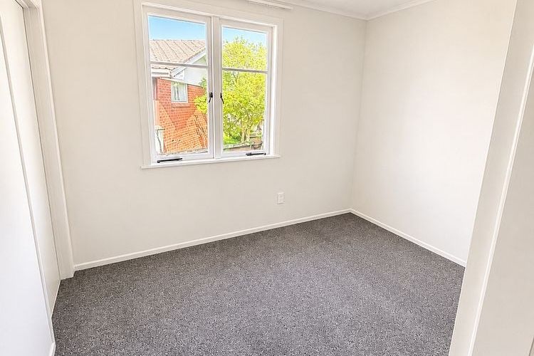 Newly Renovated 4BR Family Home | Move-In Ready - Aanzicht 6