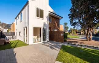 15A Puriri Street, Eastbourne