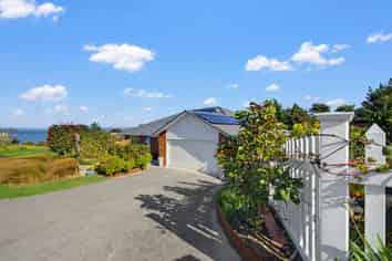 96 Omana Avenue Shelly Beach, Helensville