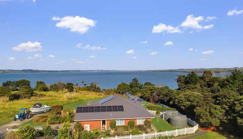 96 Omana Avenue Shelly Beach, Helensville