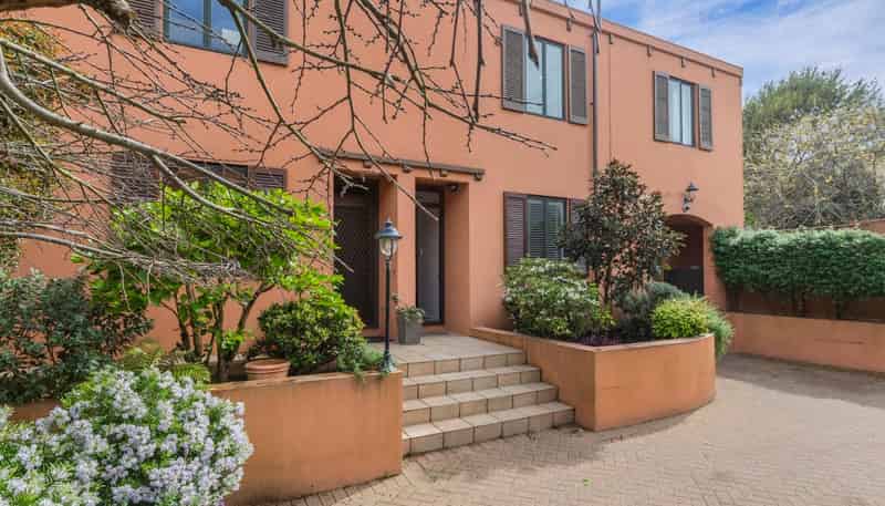 2/10 Cleaveland Road, Parnell