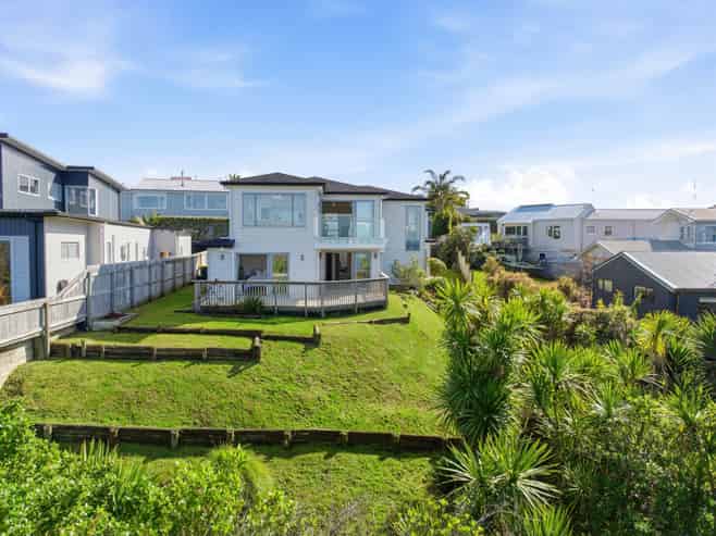 1053b Whangaparaoa Road, Tindalls Beach