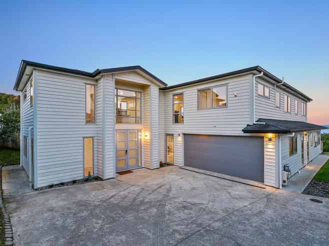 1053b Whangaparaoa Road, Tindalls Beach
