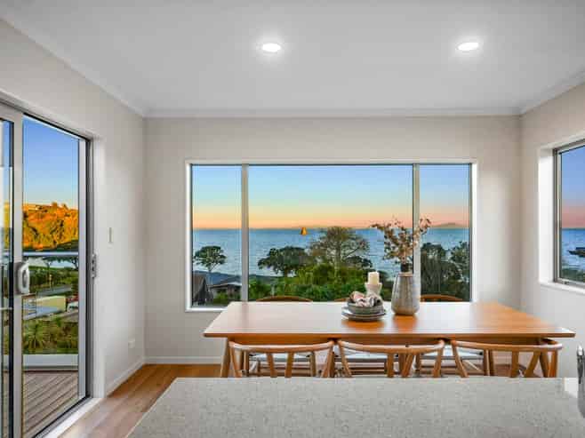 1053b Whangaparaoa Road, Tindalls Beach