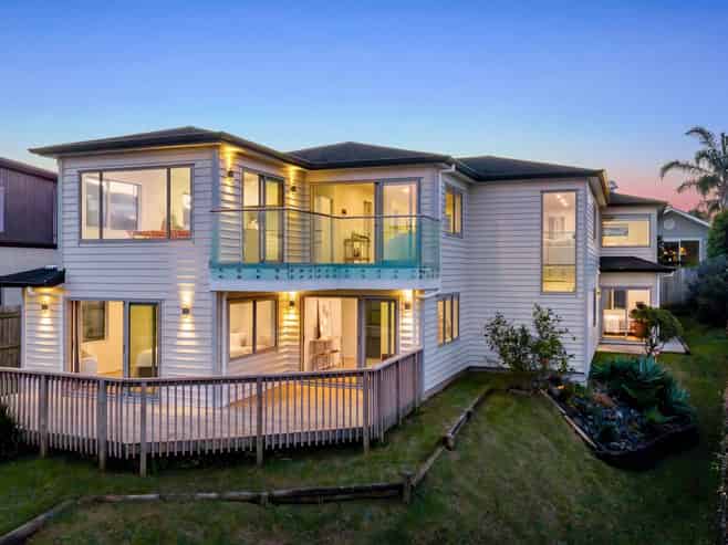 1053b Whangaparaoa Road, Tindalls Beach