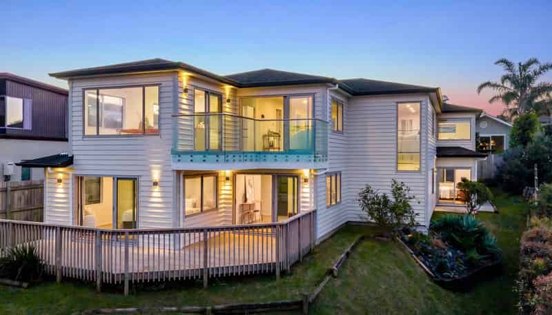 1053b Whangaparaoa Road, Tindalls Beach