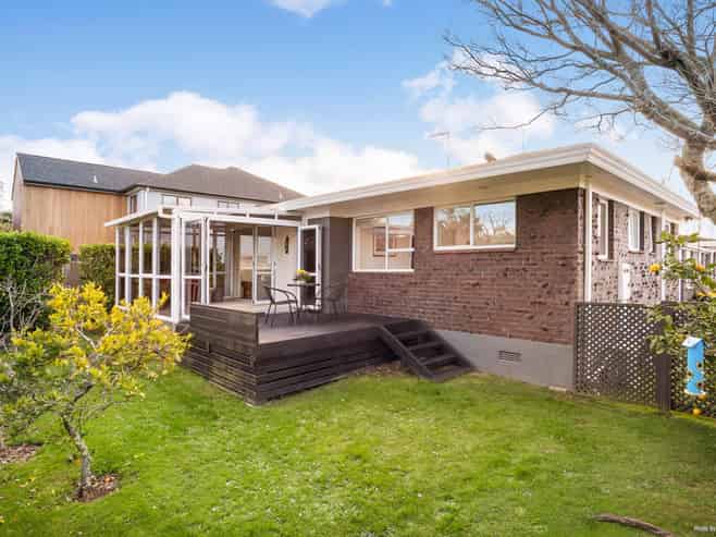 13A Chip Grove, Sunnyhills