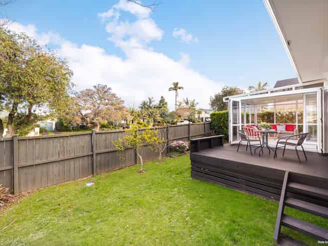 13A Chip Grove, Sunnyhills