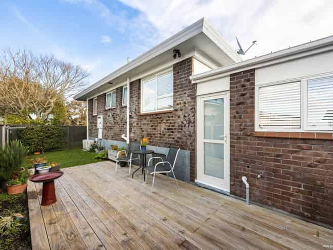 13A Chip Grove, Sunnyhills