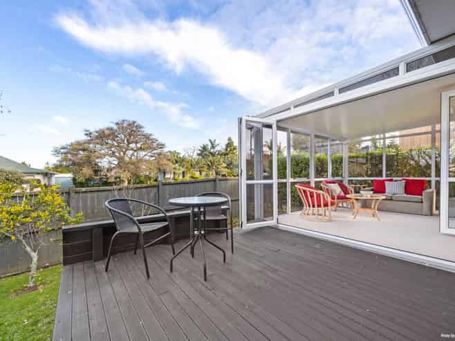 13A Chip Grove, Sunnyhills