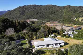 7275B State Highway 35, Te Kaha