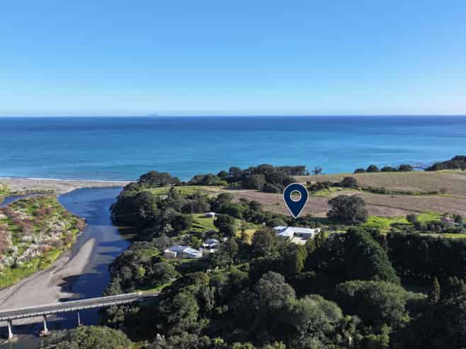 7275B State Highway 35, Te Kaha