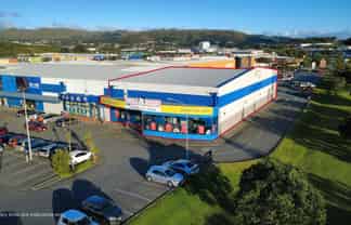 Big box in retail hot spot