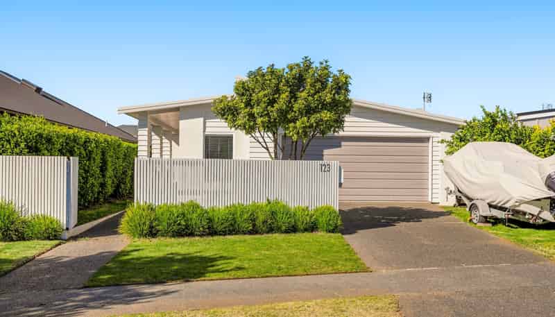 123 Coast Boulevard, Papamoa