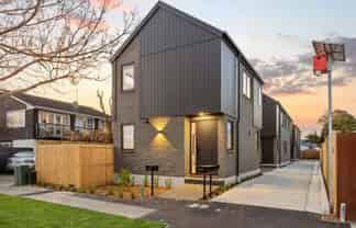 1/437  Worcester Street, Linwood