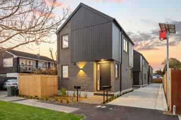 1/437  Worcester Street, Linwood