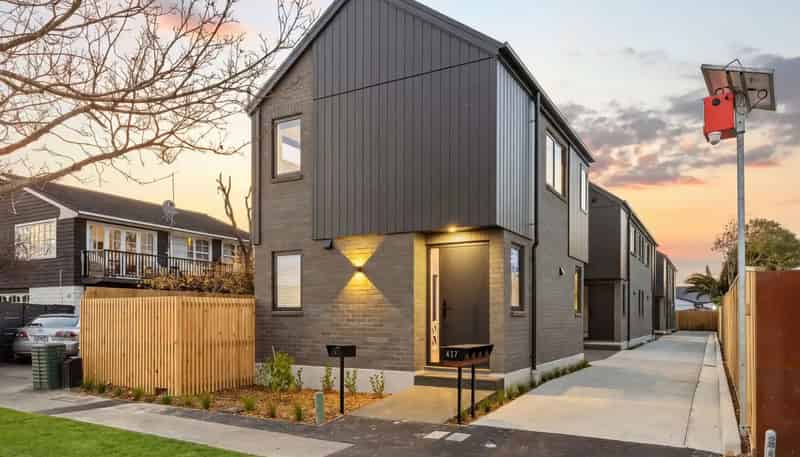 1/437  Worcester Street, Linwood