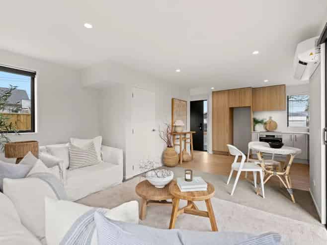 1/437  Worcester Street, Linwood