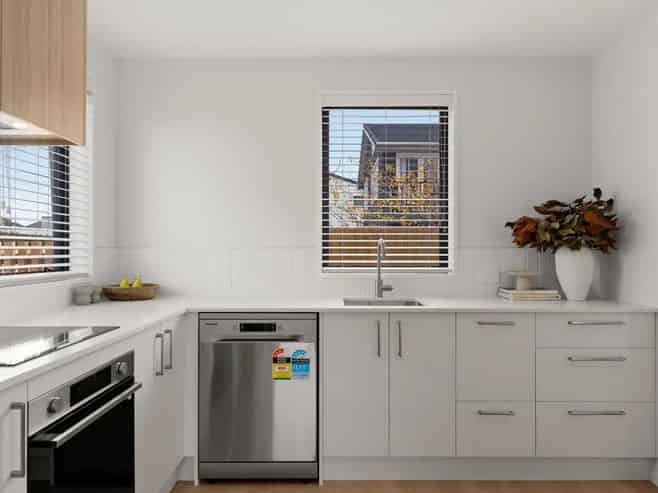 1/437  Worcester Street, Linwood