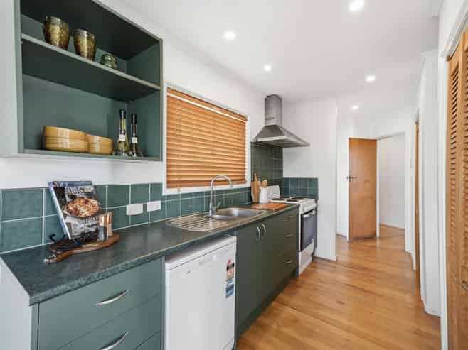 1/4 Firth Road, Torbay