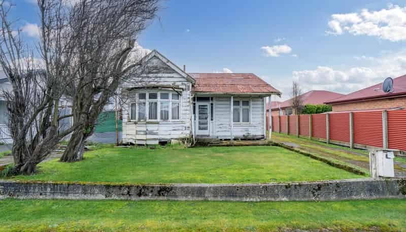 16 Lowe Street, Avenal