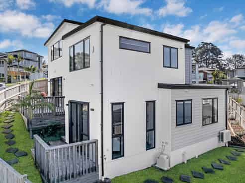 12 Golden Morning Drive, Albany