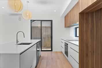 37F Bay Street, Red Beach