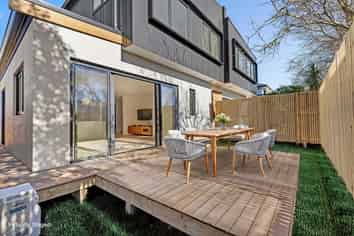 37F Bay Street, Red Beach