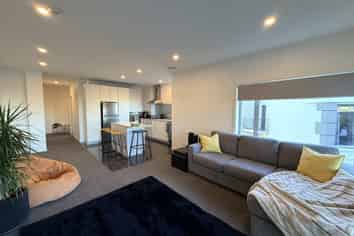 210/2 Reads Quay, Gisborne
