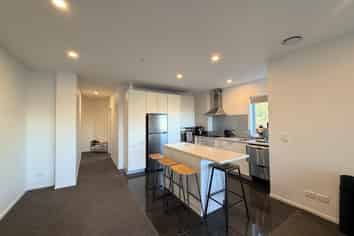 210/2 Reads Quay, Gisborne