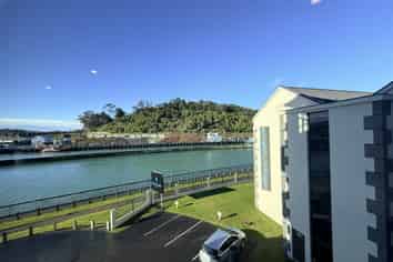 210/2 Reads Quay, Gisborne