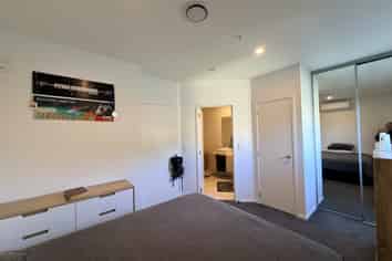 210/2 Reads Quay, Gisborne