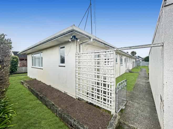 143 Heretaunga Street, Roslyn