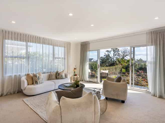 2/245 Jervois Road, Herne Bay