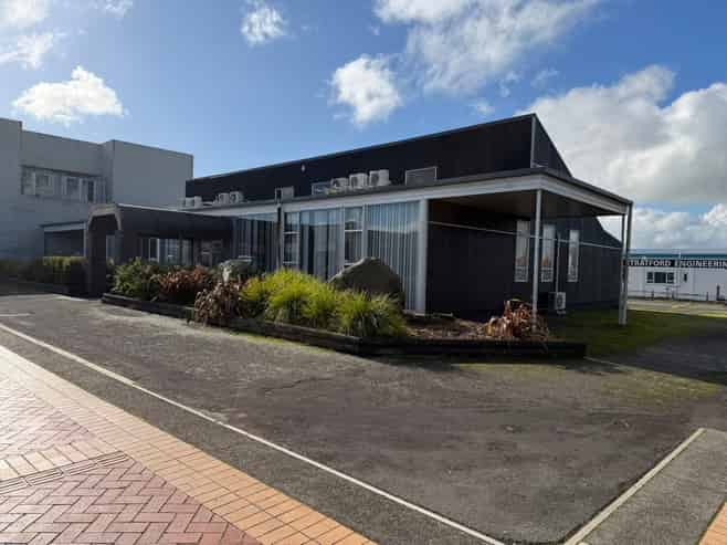  Prominent Office Building - Vacant Possession