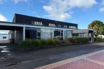  Prominent Office Building - Vacant Possession