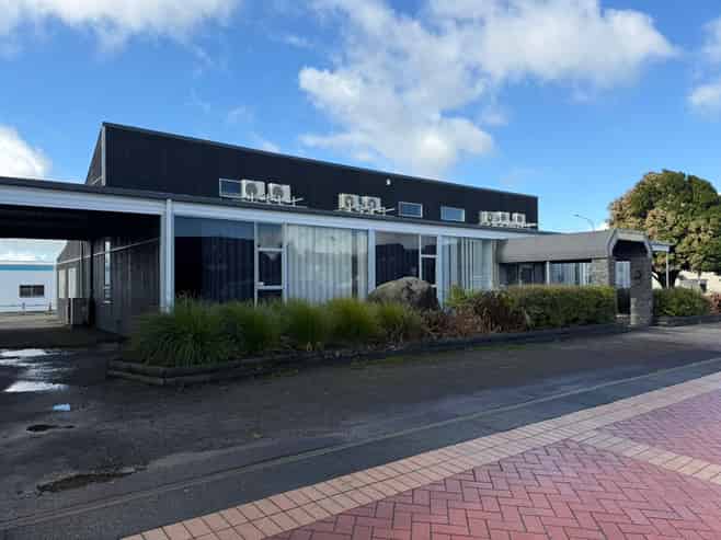  Prominent Office Building - Vacant Possession