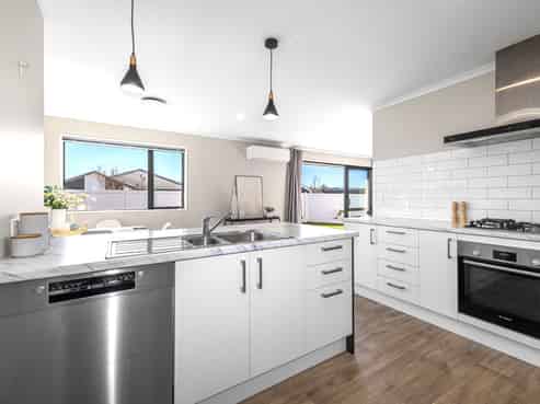 2 Letitia Street, Burwood